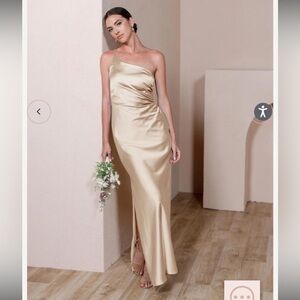 REVELRY Jade Satin dress in color Gold Champagne 🥂✨